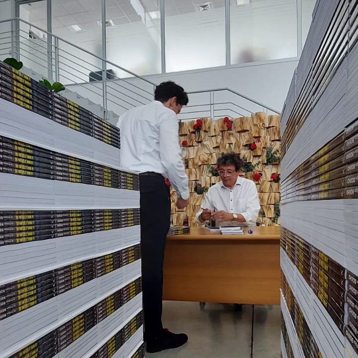 L’autore e dottore belga Philippe Boxho al firma copie del suo libro “La mort c'est ma vie”