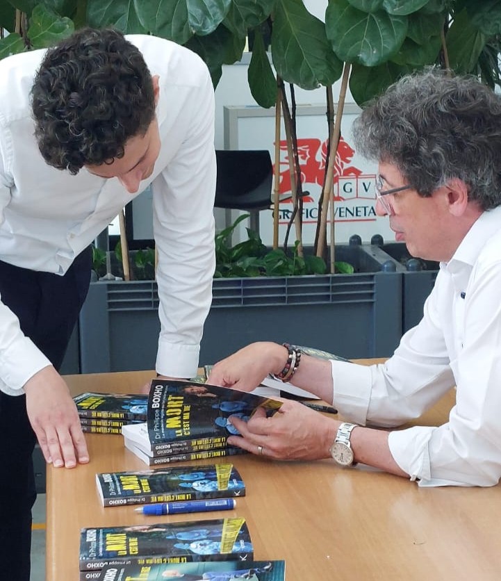 L’autore e dottore belga Philippe Boxho al firma copie del suo libro “La mort c'est ma vie”